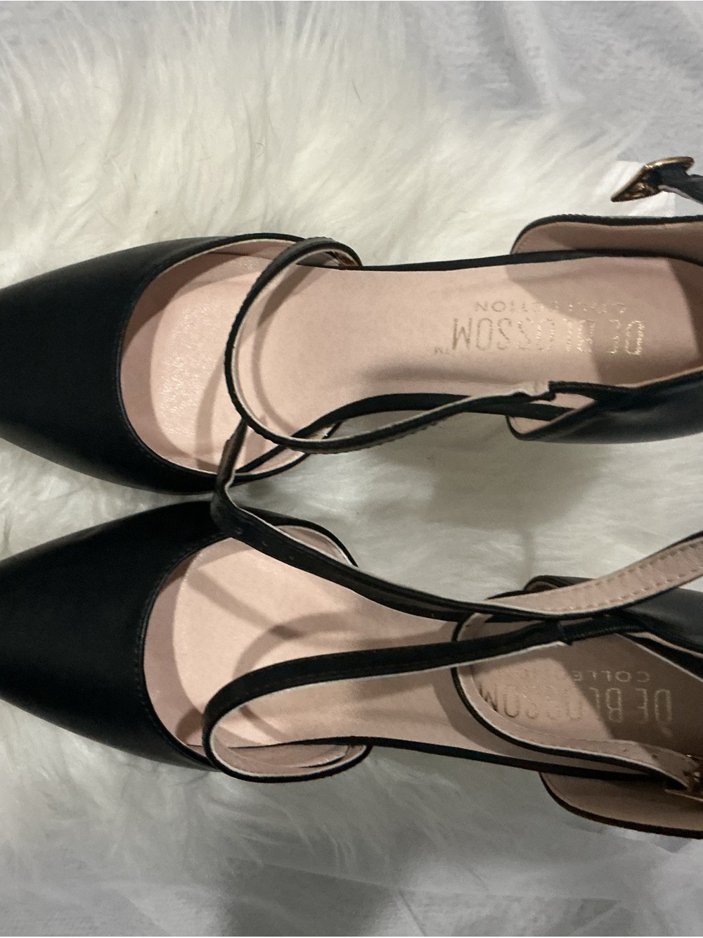 De Blossom Collection Black Pointed-Toe Crisscross Ankle Strap Heels